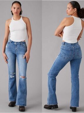 AMERICAN EAGLE Curvy Super
High Rise Flare Jean